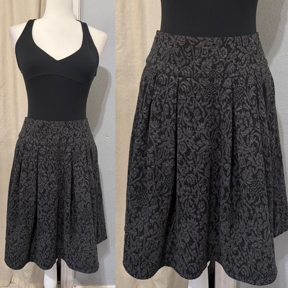 Maeve Anthropologie Mini Skirt Size 6 Grey Black Jacquard Floral Pleated Pockets